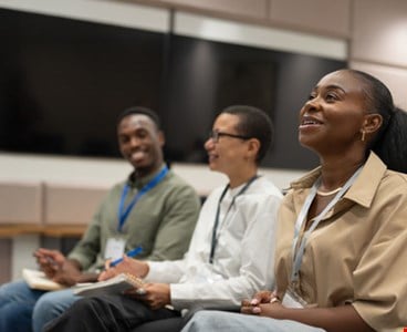 diversity-brainstorming-happy-people-office