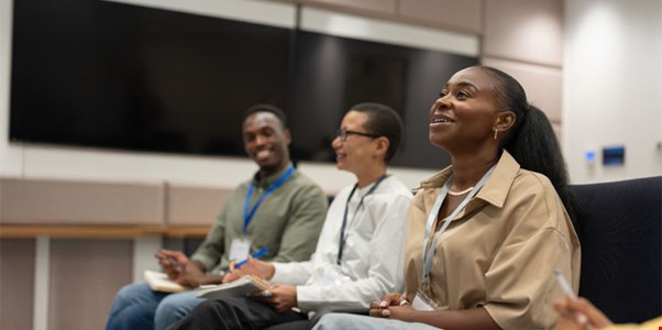 diversity-brainstorming-happy-people-office