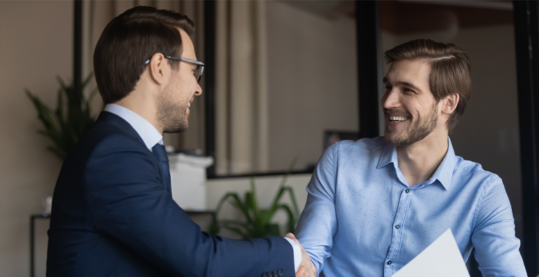 Two person shaking hand